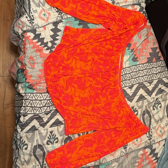 Size 5 Torrid Orange Floral Two Piece Set - Picture 6 of 9